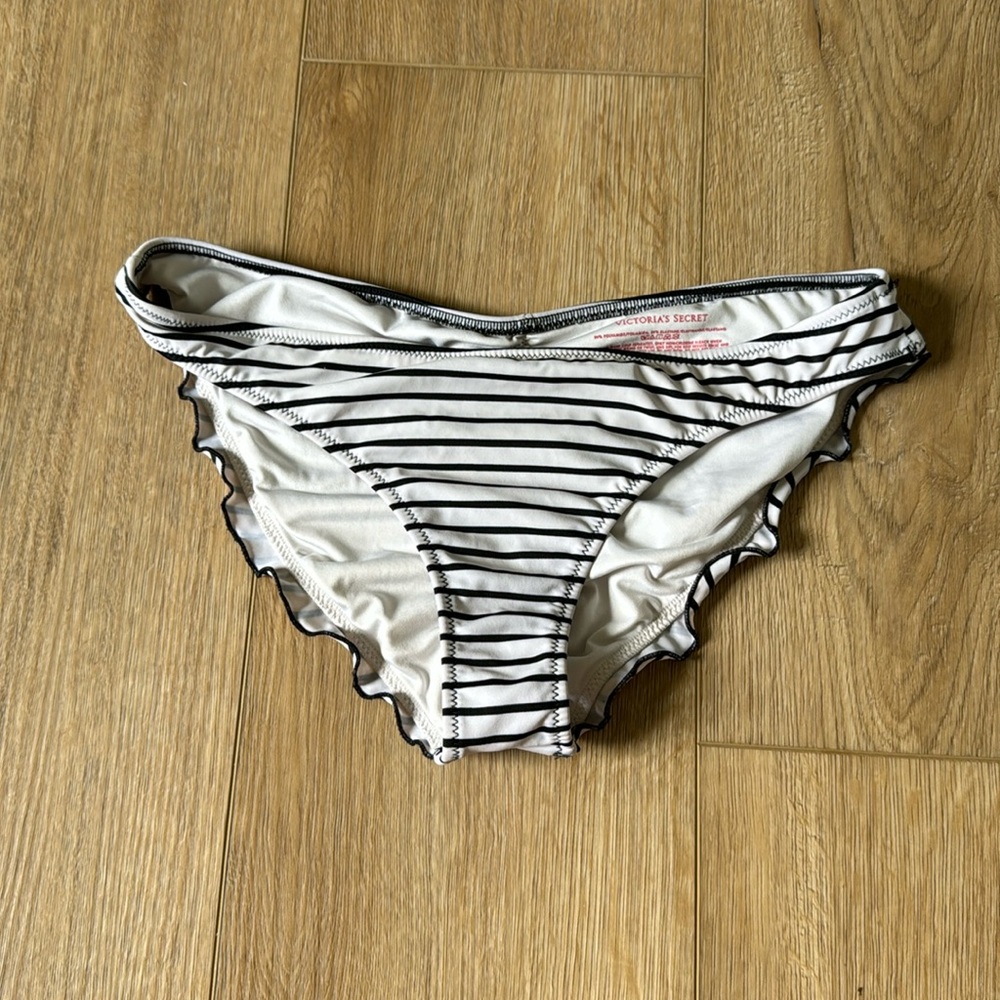 Victoria’s Secret cheeky scrunch butt bikini bottoms blue striped